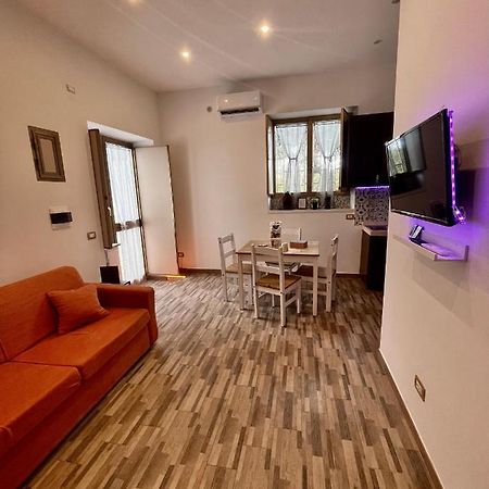 Villa L'Oasi Di Luis à Naples Extérieur photo