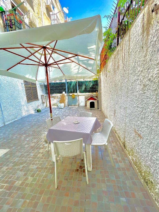 Villa L'Oasi Di Luis à Naples Extérieur photo